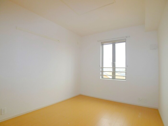 物件内観写真11　(室内からの展望)