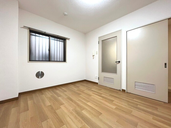 物件内観写真9　(居室)