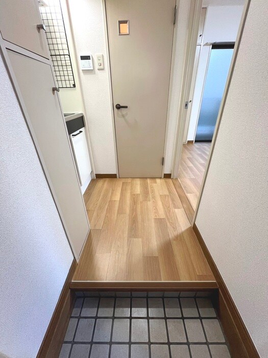 物件内観写真18　(玄関)