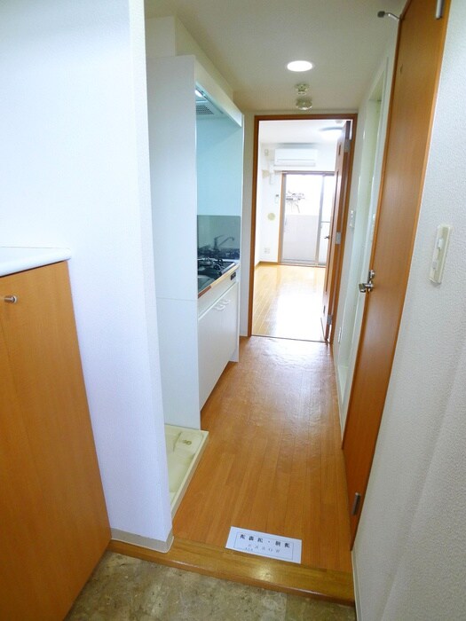 物件内観写真16　(玄関)