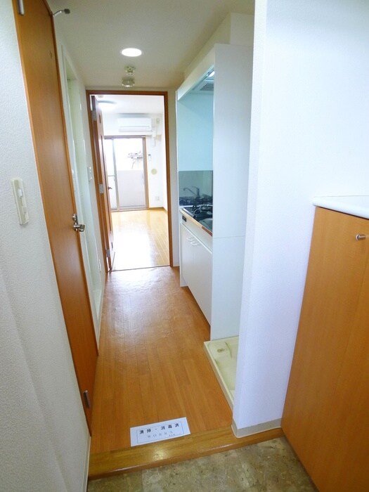 物件内観写真18　(玄関)