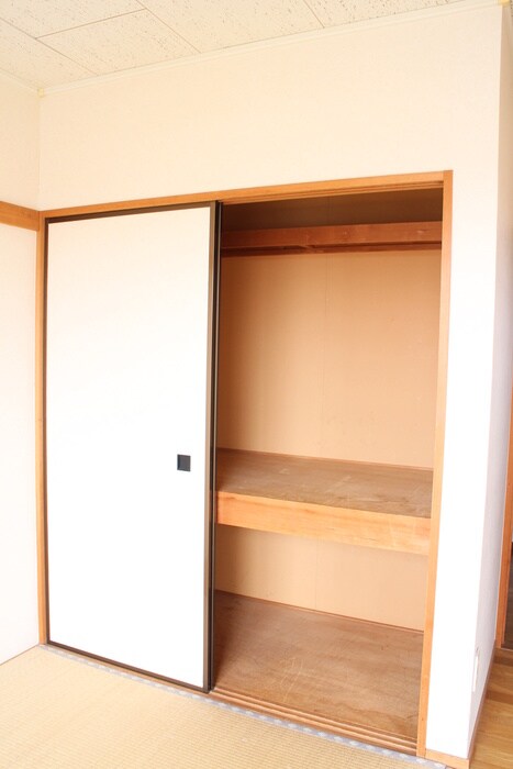 物件内観写真12　(収納)