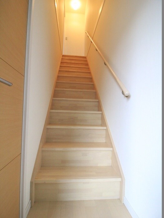 物件内観写真13　(玄関)