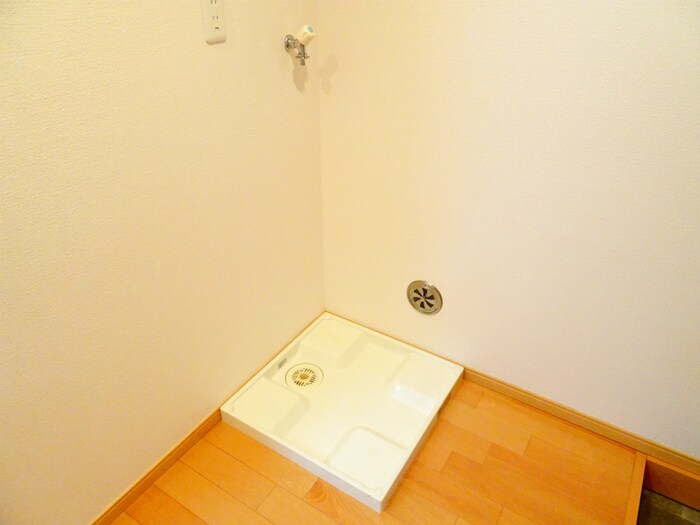 物件内観写真9　(洗濯機置場)