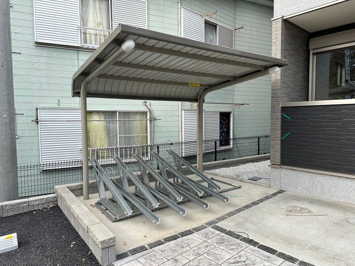 物件外観写真5　(駐輪場)