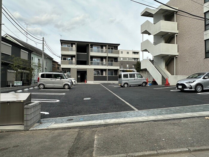 物件外観写真6　(駐車場)