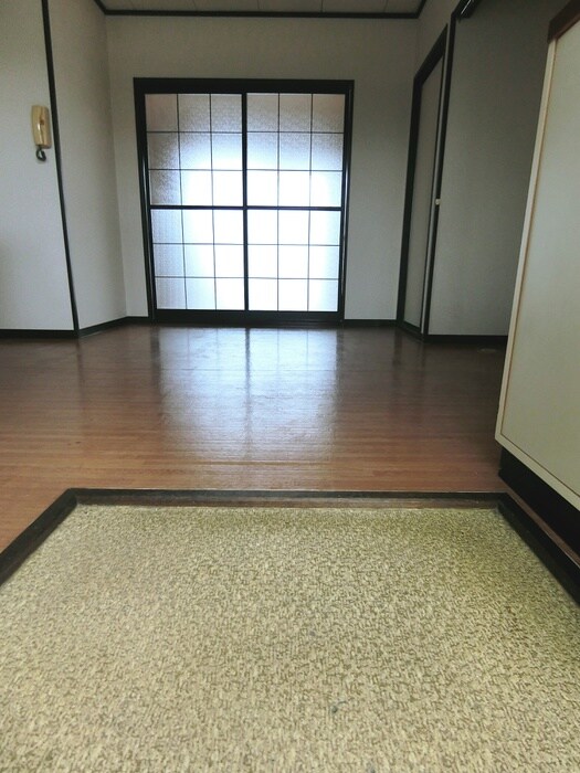 物件内観写真15　(玄関)