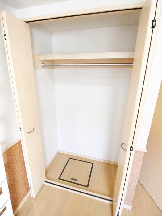 物件内観写真13　(収納)