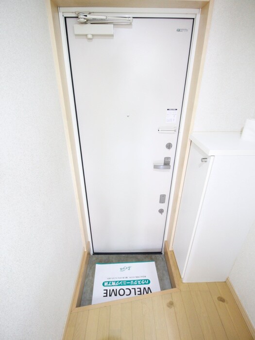 物件内観写真14　(玄関)