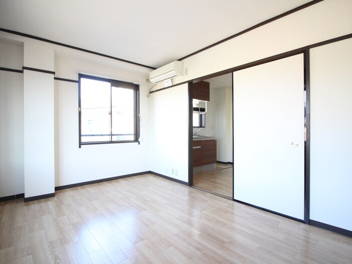 物件内観写真9　(居室)