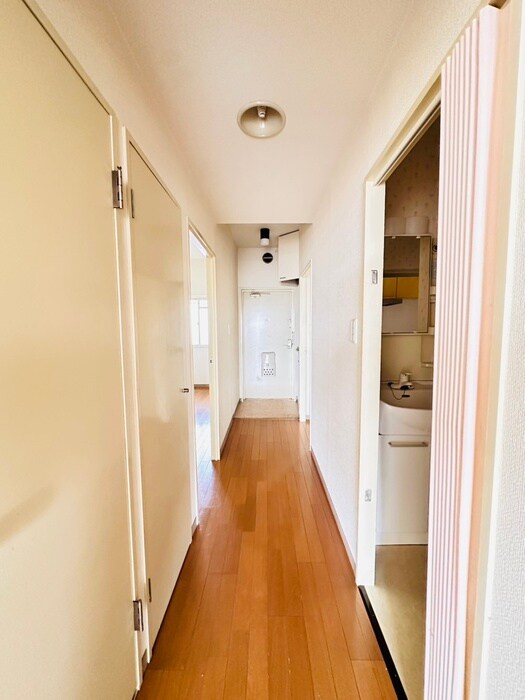 物件内観写真10　(廊下)