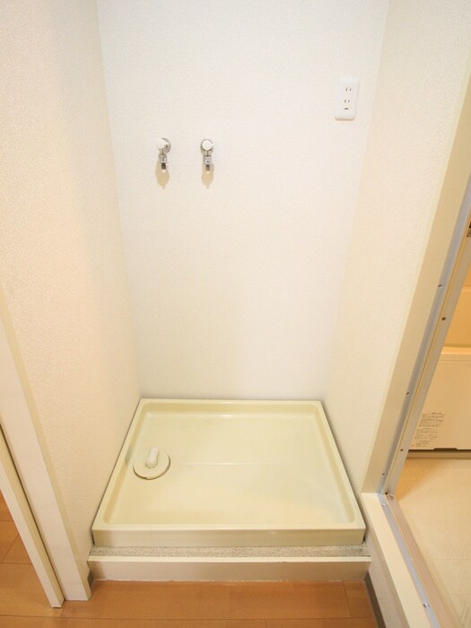 物件内観写真17　(洗濯機置場)