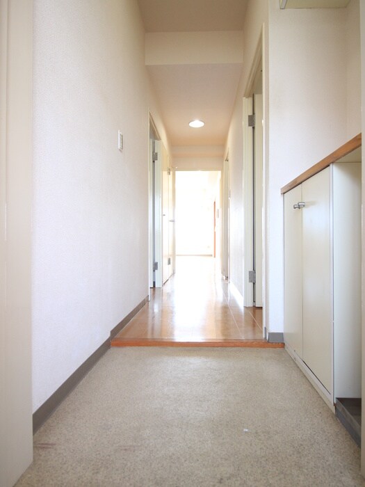 物件内観写真18　(玄関)