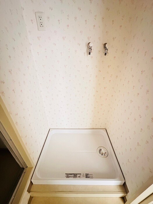 物件内観写真18　(洗濯機置場)