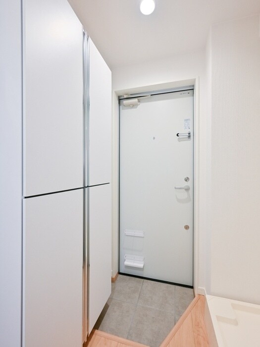 物件内観写真13　(玄関)