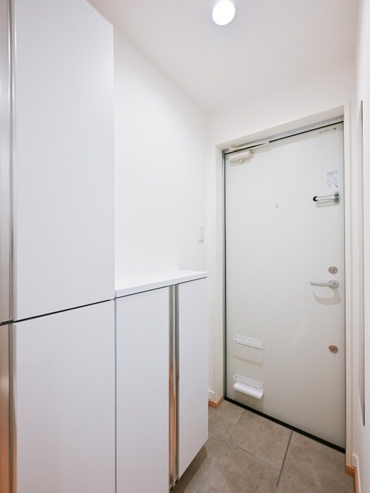 物件内観写真13　(玄関)