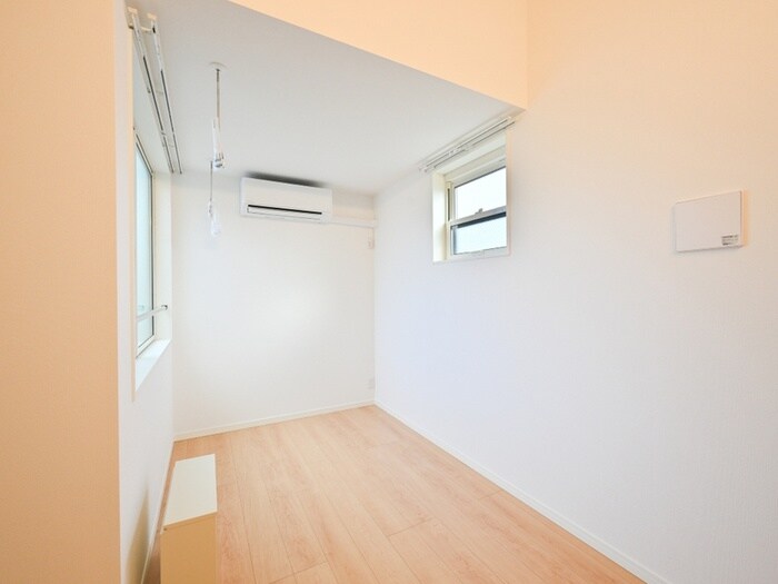 物件内観写真17　(廊下)