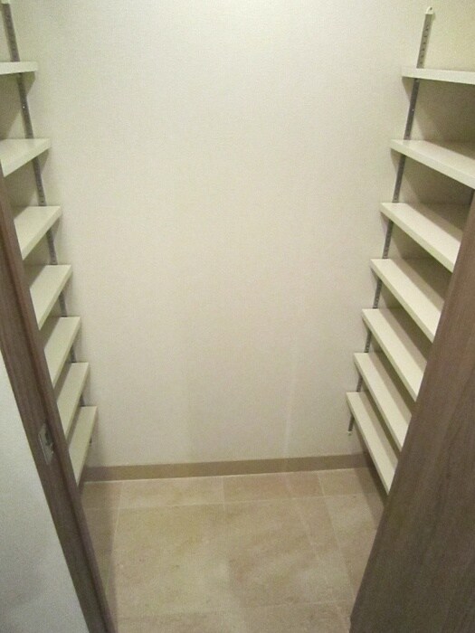 物件内観写真13　(靴箱)