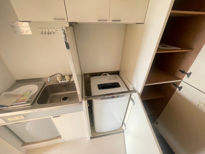 物件内観写真12　(洗濯機置場)