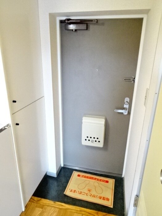 物件内観写真13　(玄関)