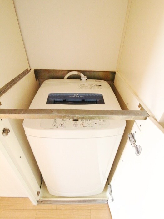 物件内観写真14　(洗濯機置場)