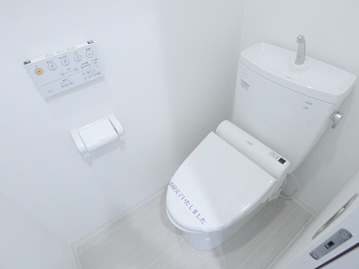 物件内観写真14　(トイレ)