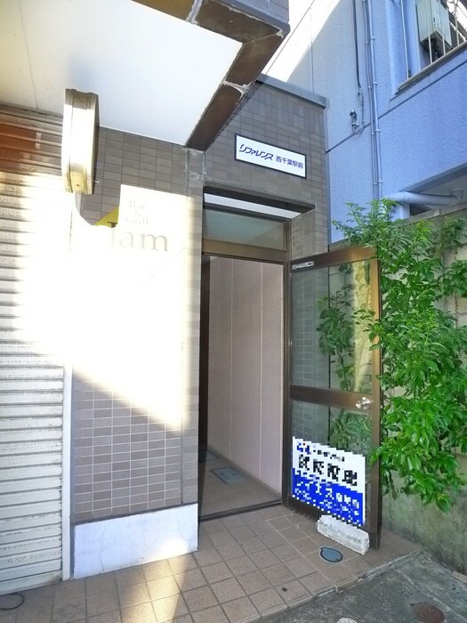 物件外観写真5　(エントランス部分)