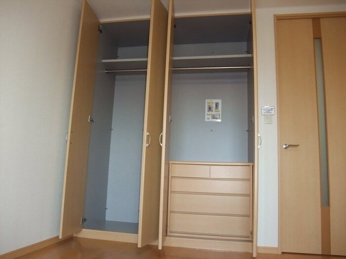 物件内観写真10　(収納)