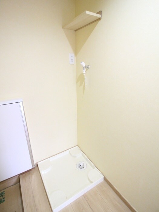 物件内観写真20　(洗濯機置場)