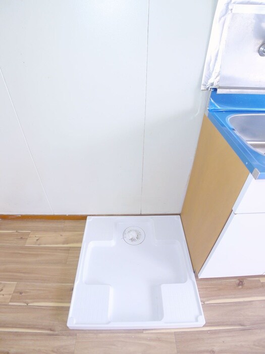 物件内観写真11　(洗濯機置場)