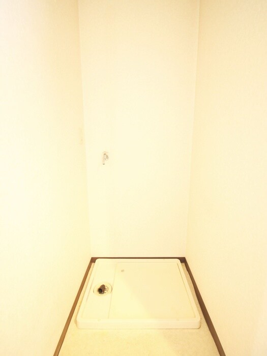 物件内観写真13　(洗濯機置場)