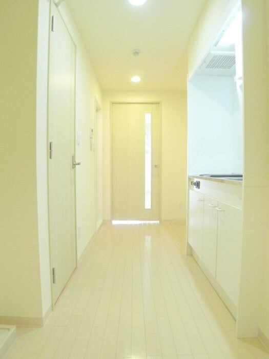 物件内観写真6　(玄関)