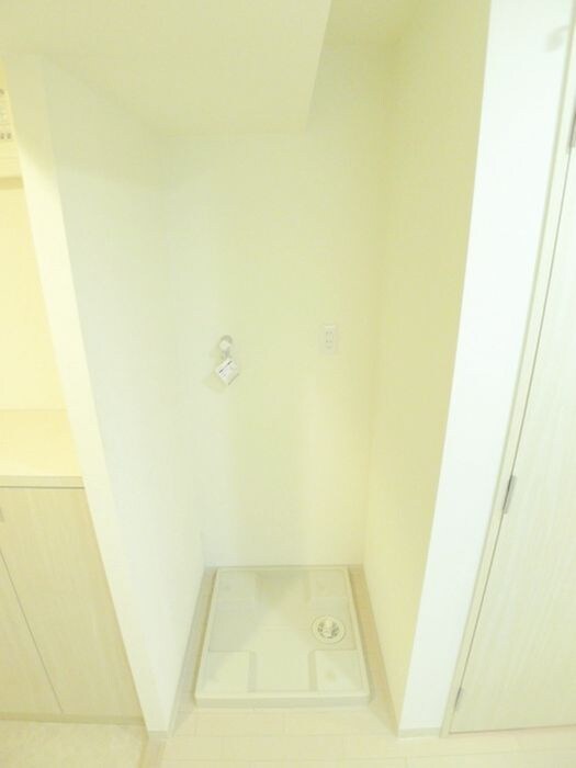 物件内観写真12　(洗濯機置場)