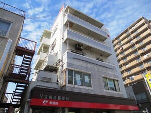 楠　　ビ　　ル外観写真