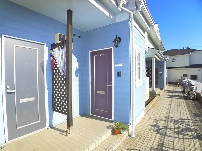 物件外観写真4　(エントランス部分)