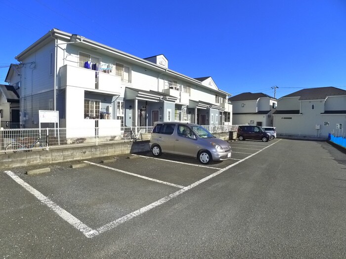 物件外観写真5　(駐車場)