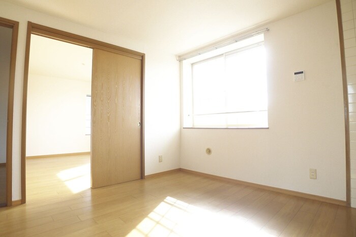 物件内観写真10　(居室)