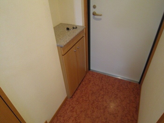 物件内観写真7　(玄関)