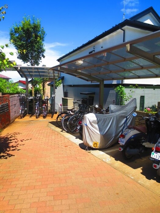 物件外観写真4　(駐輪場)