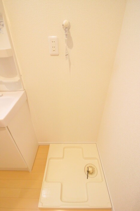 物件内観写真14　(洗濯機置場)