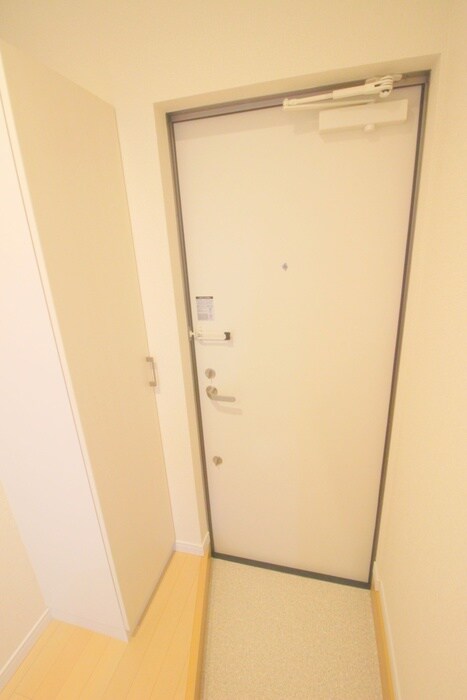 物件内観写真16　(玄関)