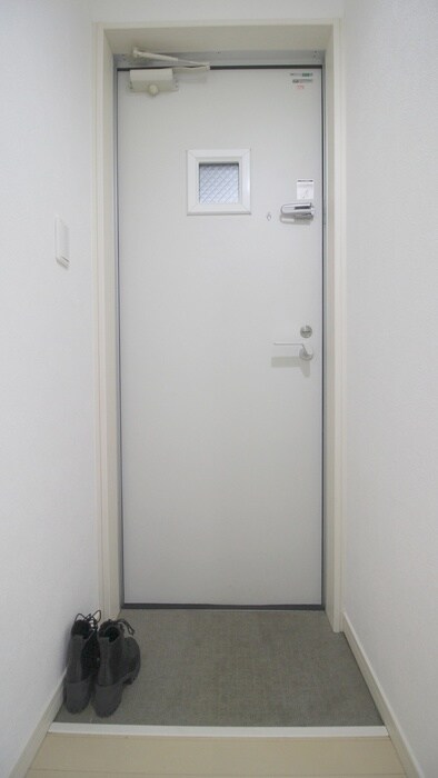 物件内観写真14　(玄関)