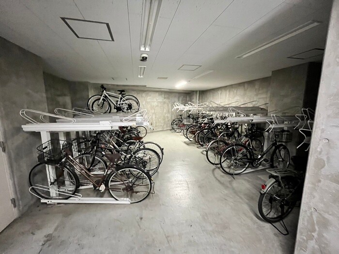 物件外観写真3　(駐輪場)