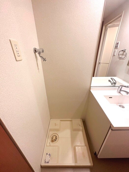 物件内観写真13　(洗濯機置場)