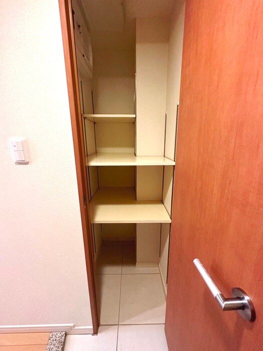 物件内観写真18　(収納)