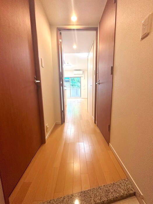 物件内観写真21　(玄関)