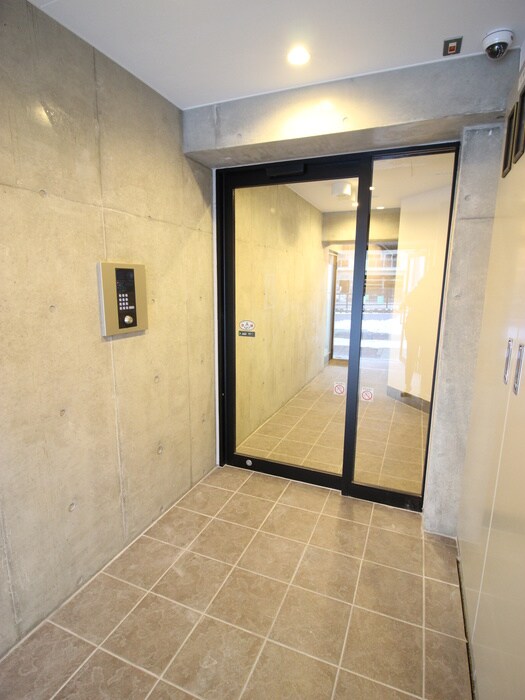 物件外観写真5　(エントランス部分)