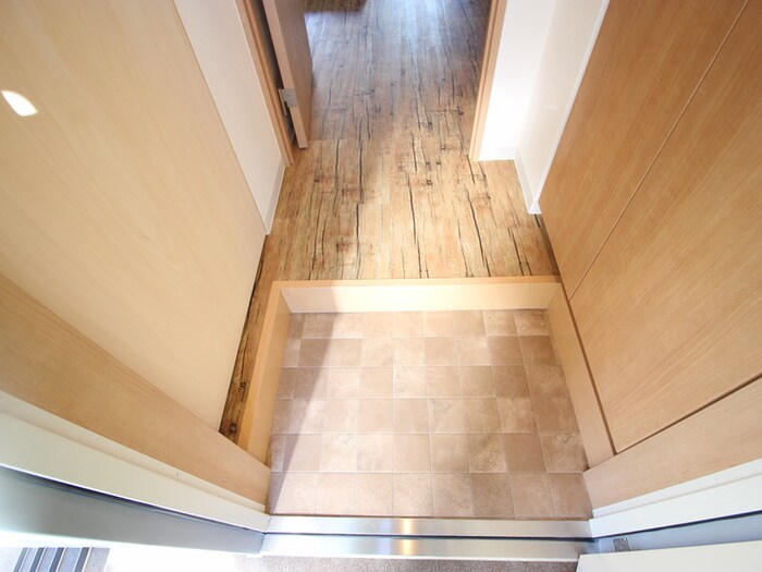 物件内観写真10　(玄関)