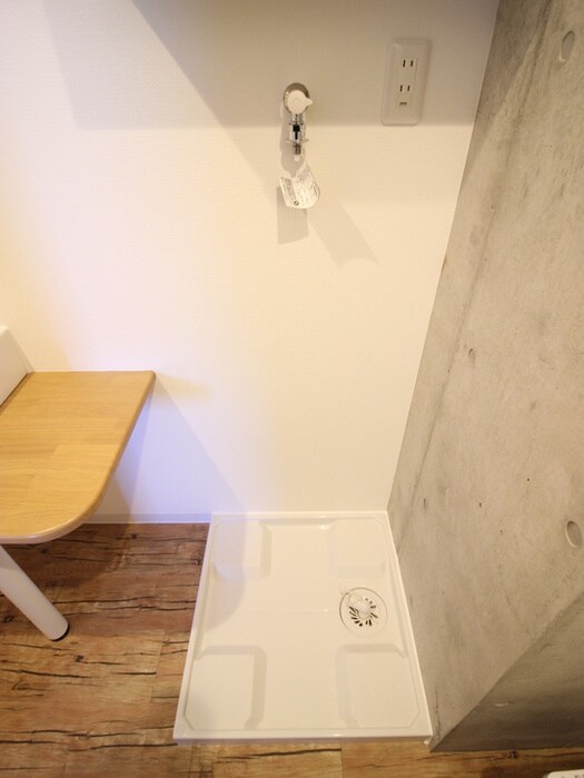 物件内観写真11　(洗濯機置場)