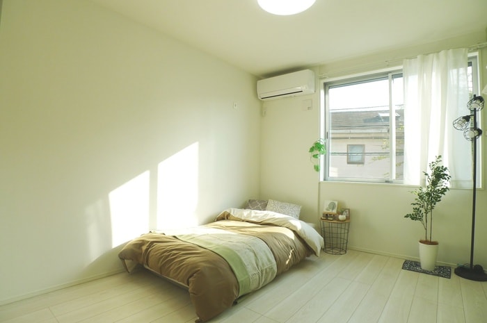 物件内観写真8　(室内からの展望)